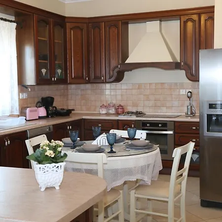 Chrisas Chania * 干尼亞