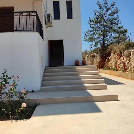 Chrisa's Beautiful Chania Apartment