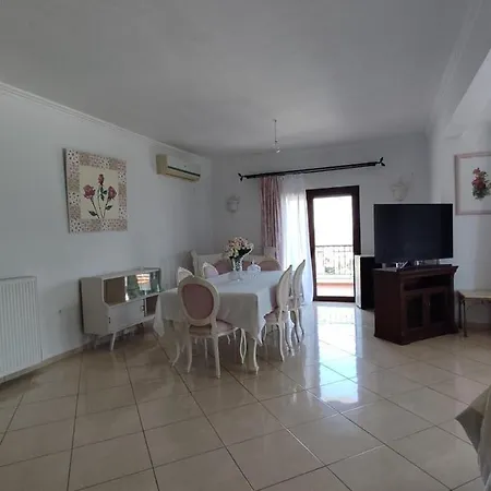 Chrisa's Beautiful Chania Apartment