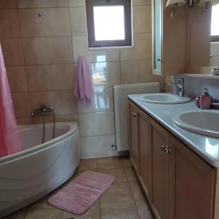 Chrisas Chania * Chania (Crete)