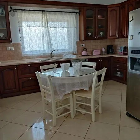 Chrisa's Beautiful Chania Apartment *