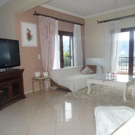 Chrisa's Beautiful Chania Apartment *