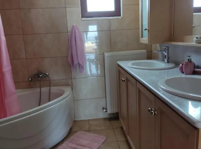 Chrisas Chania * Chania (Crete)