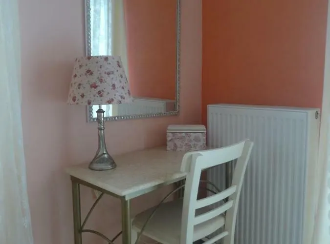 Chrisas Chania * Chania (Crete)