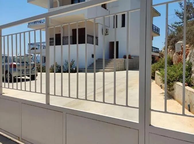 Chrisas Chania * Chania (Crete)